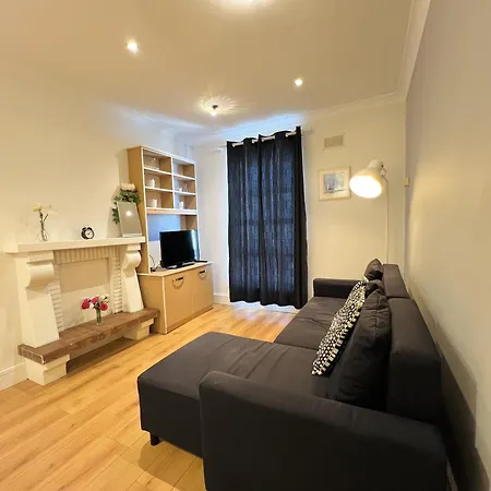 One Bedroom In Centre 公寓 *